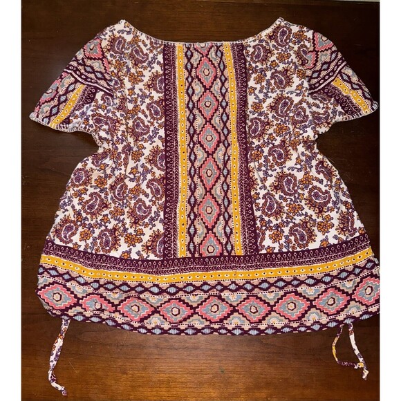 Hollister Boho Aztec Print Oversized Medium Blouse NWOT 100% Viscose - Picture 2 of 3